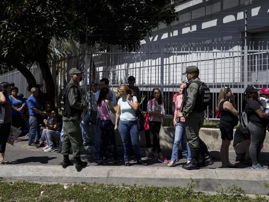 Maduro ordena bajar los precios