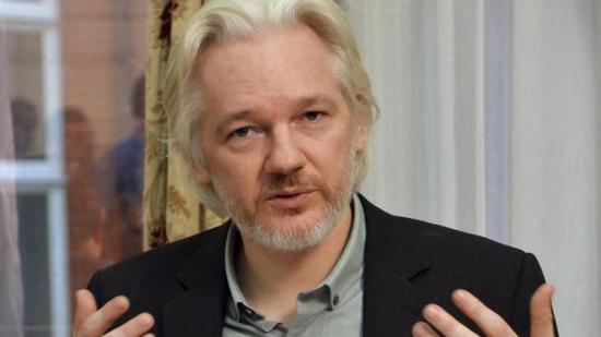 Ecuador estudia posible 'mediación' para resolver situación de Assange