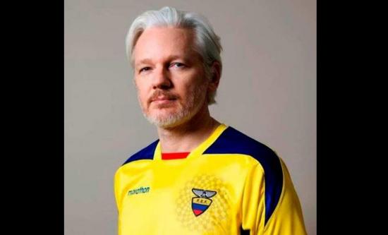 Assange tendría una cédula ecuatoriana