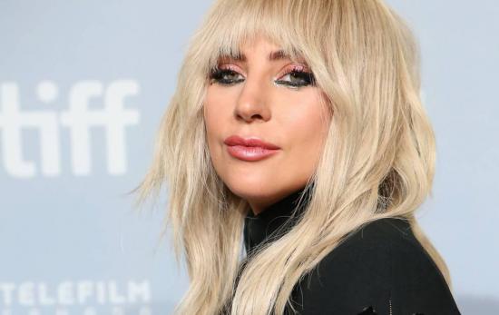 Lady Gaga retoma su gira europea tras recuperarse de su fibromialgia