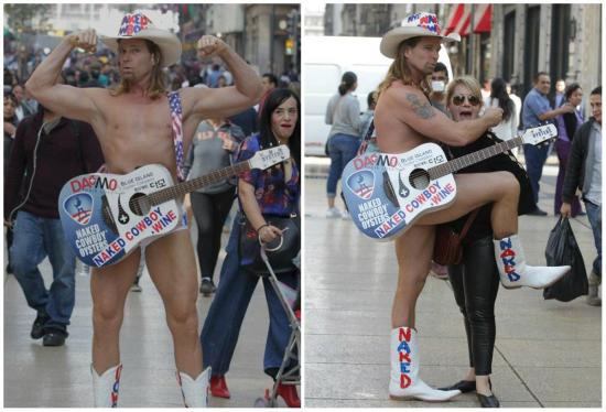 El Vaquero Desnudo de Times Square causa furor en calles de Ciudad de México