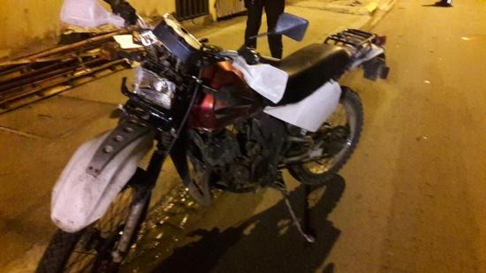 Hombre muere en Portoviejo tras chocar en una moto reportada como robada