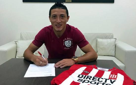 El ecuatoriano Jacob Murillo firmó su vinculación con Estudiantes de La Plata