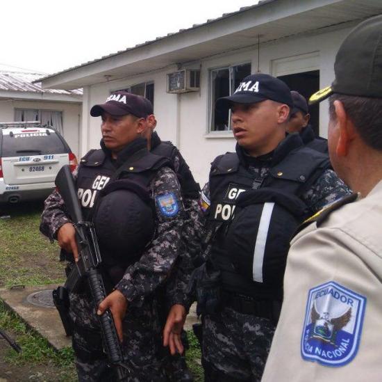 Desplazan a 600 efectivos de seguridad a la zona de explosión en Esmeraldas