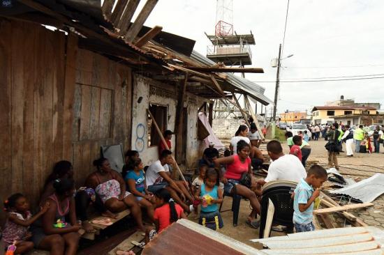 Cien personas han sido trasladadas a albergues en Esmeraldas tras atentado