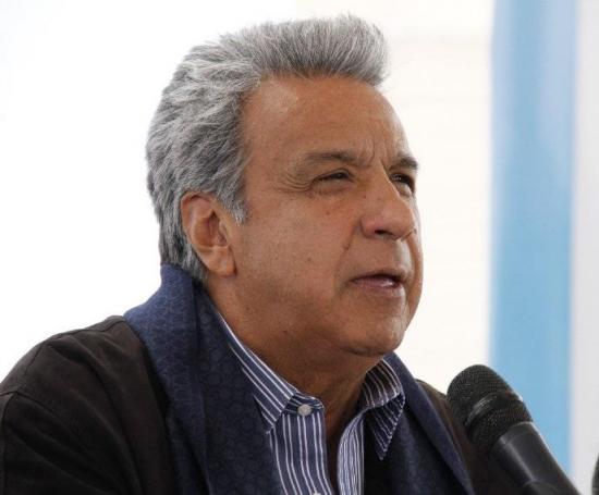 A través de Twitter Lenín Moreno invita a los ecuatorianas a votar para 'enriquecer la democracia'