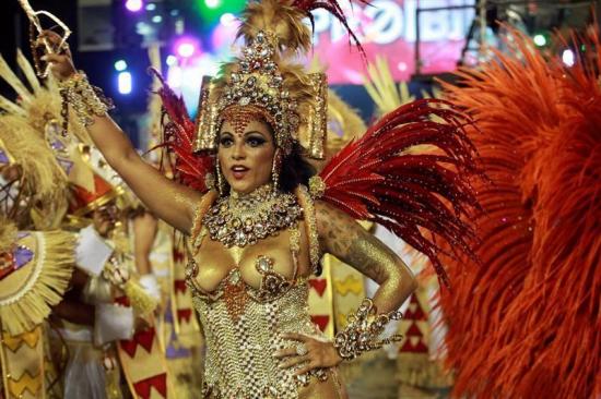 Polémica en Brasil por campaña que invita a no usar disfraces de indígenas
