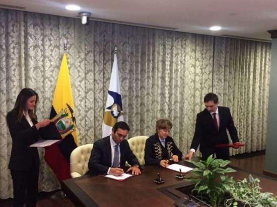 Ecuador y Bielorrusia prevén negociar acuerdo comercial en marco euroasiático