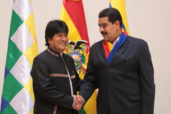 Morales apoya a Maduro ante su exclusión en la cumbre y pide unión en América