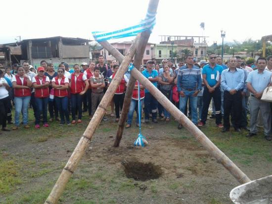 Colocan la primera piedra para la construcción del edificio municipal de Paján