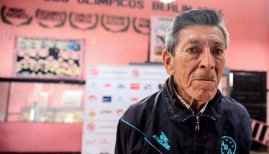Tres jugadores de un equipo peruano humillan a utilero y el acto causa repudio