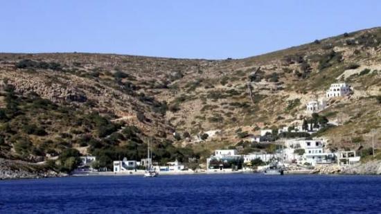 Al menos 16 muertos al naufragar barcaza con refugiados en Grecia