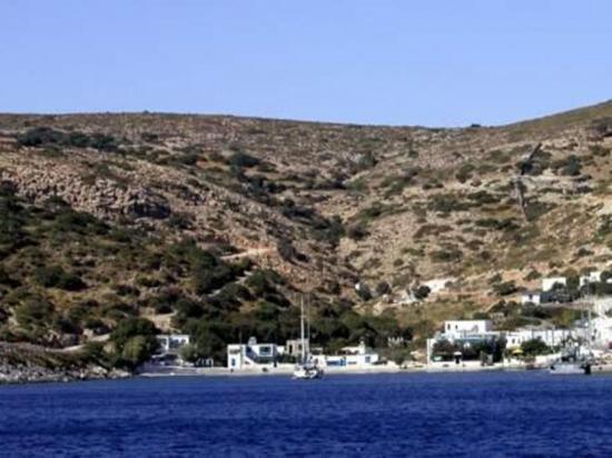 Mueren 16 personas al naufragar barcaza con refugiados en Grecia