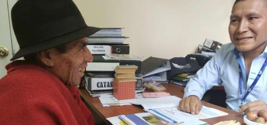 El último hielero del Chimborazo aprende a escribir su nombre