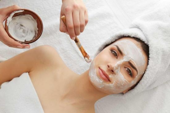 Cinco mascarillas sencillas y económicas para hidratar tu piel