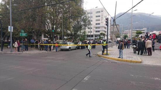 Falsa alerta de bomba obligó evacuación de Plataforma Financiera en Quito