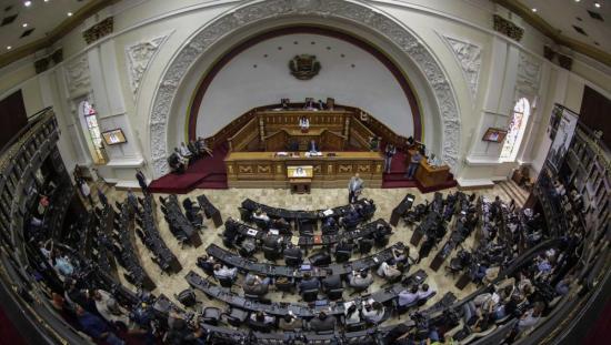 Venezuela: Asamblea Nacional aprueba el inicio de un juicio contra Maduro por corrupción