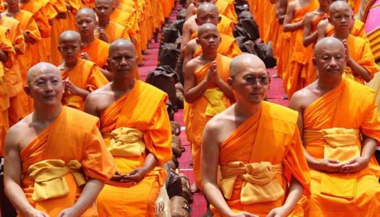 La túnica que Buda puso de moda hace 25 siglos