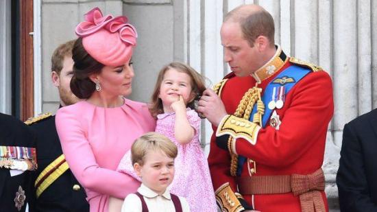 La duquesa de Cambridge, Kate Middleton da a luz a su tercer hijo