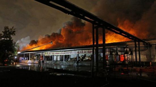 Al menos 17 personas resultaron heridas tras un incendio de un almacén en Colombia