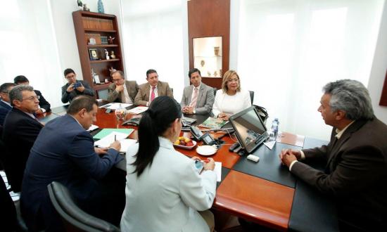 Autoridades analizan con el presidente ecuatoriano situación en la frontera