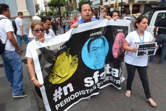 Familias del equipo de diario El Comercio asesinado exigen detalles de negociación