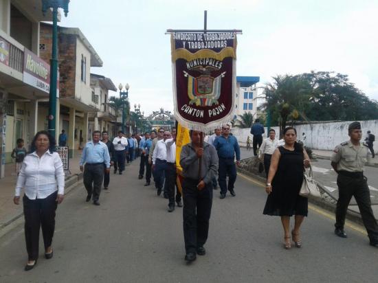 Desfile y caminata por en Día del Trabajo en Paján y Olmedo
