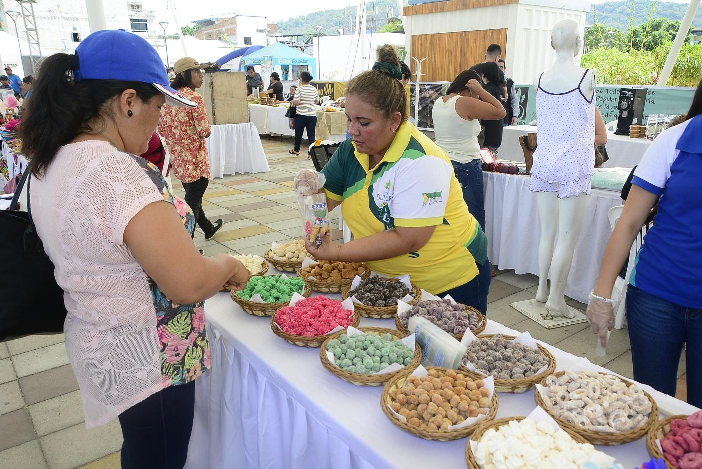 Mostraron sus productos en una feria de emprendimiento El Diario Ecuador