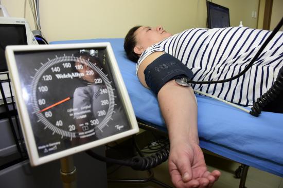 Dos tercios de la población mayor a 65 años sufre de hipertensión en Manabí
