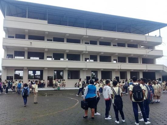 El Carmen: Cinco estudiantes se desmayaron luego del susto por temblor