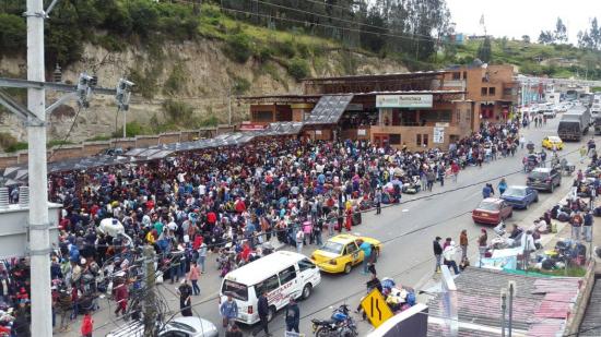 Unos 286.000 venezolanos han cruzado por tierra de Colombia a Ecuador en 2018
