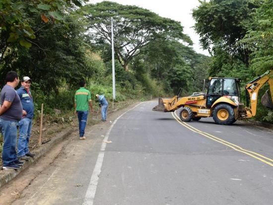 20 kilómetros de la vía San Vicente - San Isidro ya tienen mantenimiento