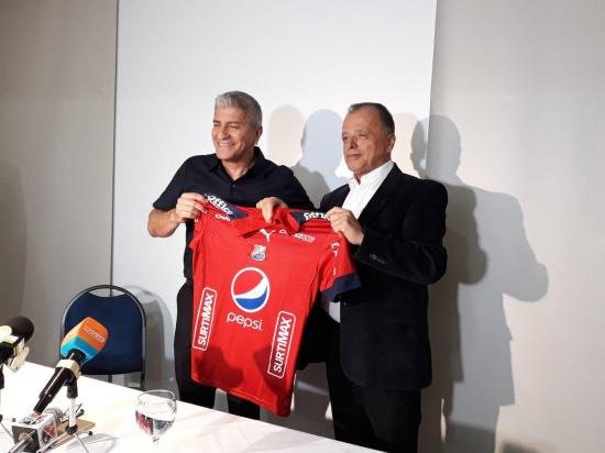 Extécnico del Delfín, Octavio Zambrano será el nuevo técnico del Independiente Medellín