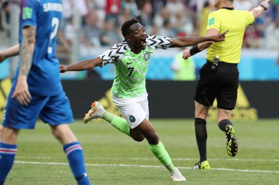 Nigeria gana a Islandia y ofrece esperanza a Argentina