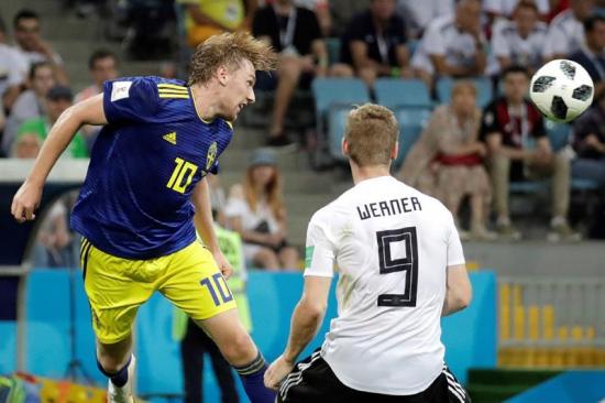 Toni Kross y Marco Reus salvan a Alemania del desastre y ganan 2-1 ante Suecia