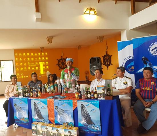 Empieza el vigésimo Festival de Ballenas Jorobadas en Puerto López