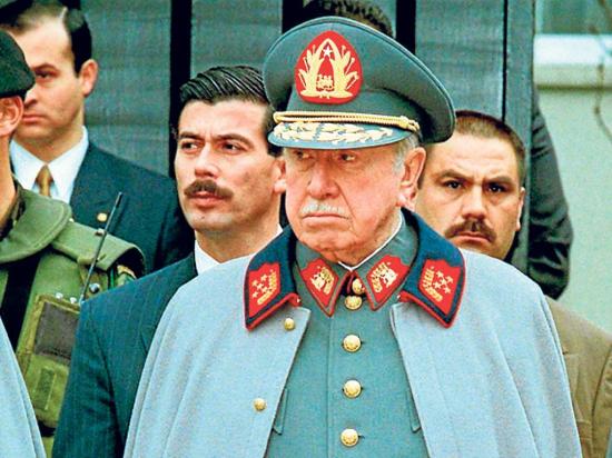 Piden embargo  contra Pinochet