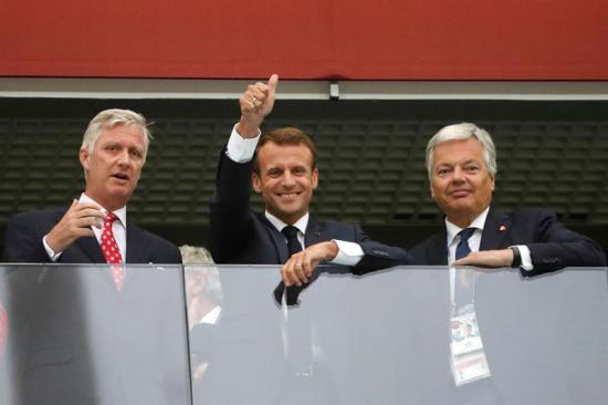 Macron y el rey Felipe de Bélgica apoyan a sus selecciones en Rusia
