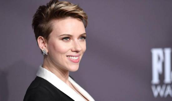Scarlett Johansson abandona filme donde iba a encarnar a hombre transgénero