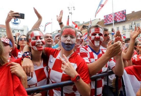 Selección croata recibe multitudinario homenaje