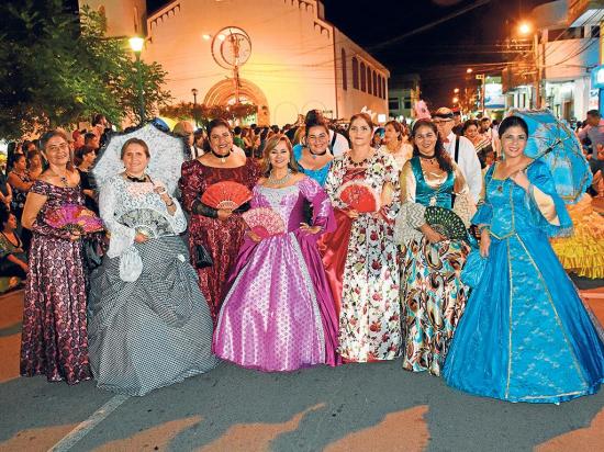 La tradicional verbena ''Jacinta Moreira Zambrano'' expuso las tradiciones en Chone