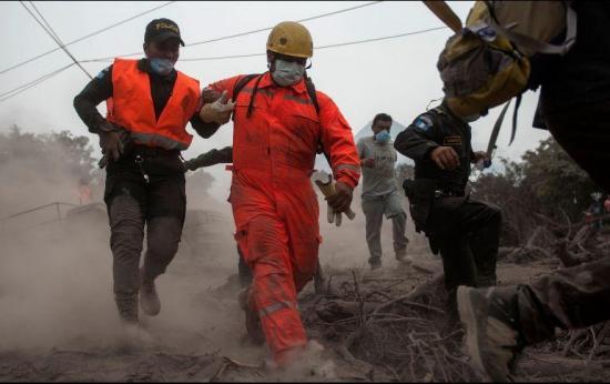 Suben a 125 los muertos por la erupción del volcán de Fuego en Guatemala