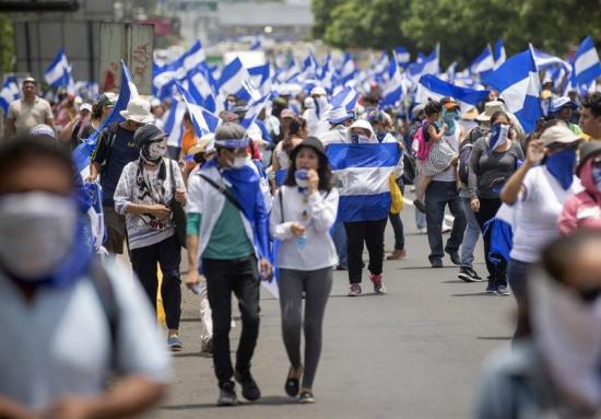 Un millar de nicaragüenses se manifestaron para pedir la dimisión de Ortega