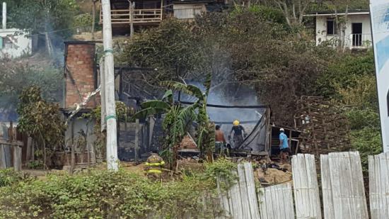 Última hora: Voraz incendio en Bahía de Caraquez mató a un adulto mayor