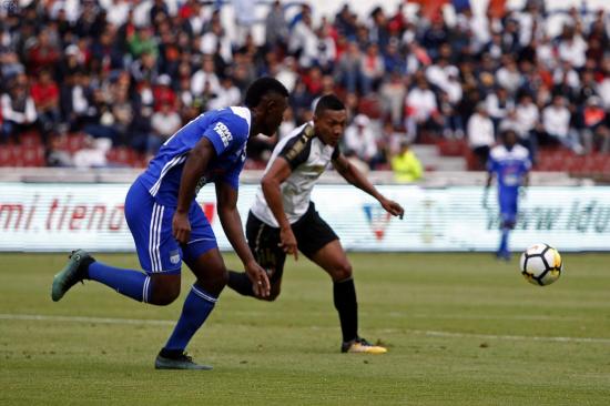 Liga de Quito venció de local a Emelec 2-1