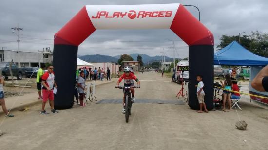 Ciclistas arribaron a Jama en la segunda edición de la ruta del mono aullador