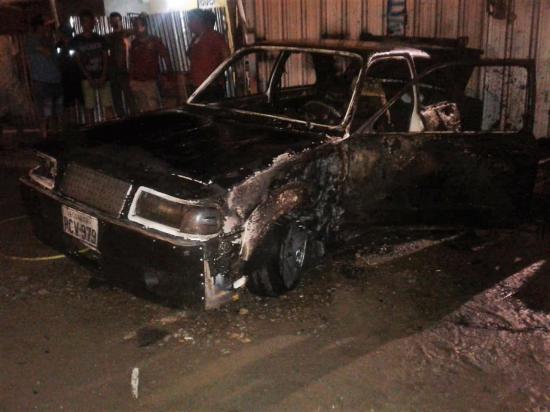 Un vehículo se incendió en Paján