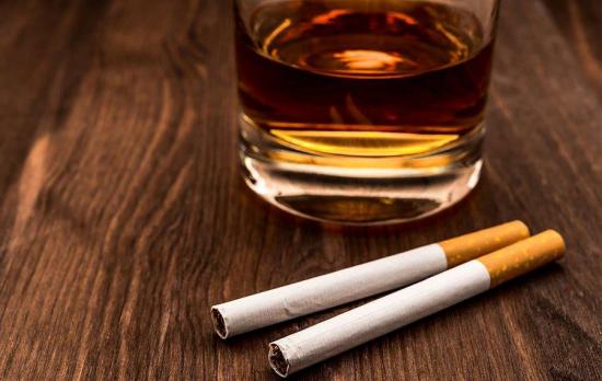 Los europeos viven más pese al alto consumo de tabaco y alcohol