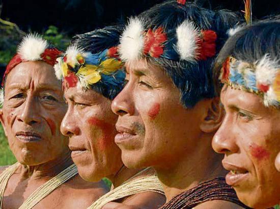 Muestran la vida de las comunidades waoranis en fotografías
