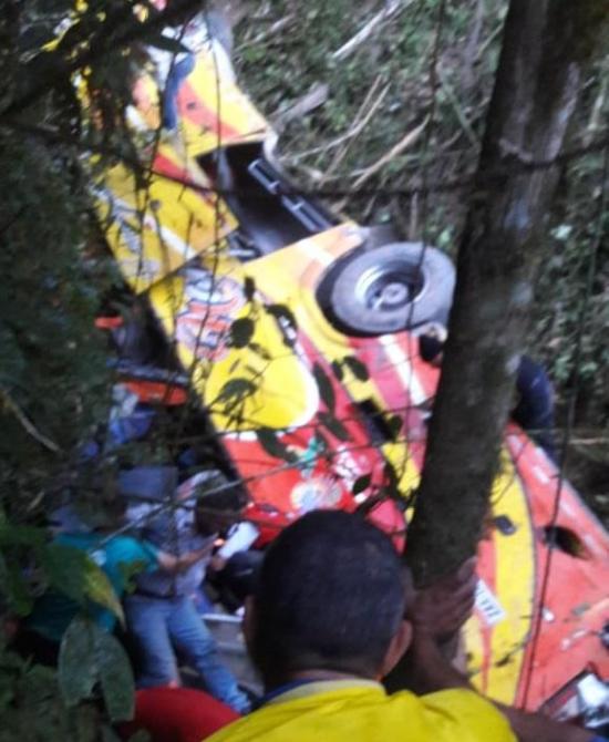 Sube a 12 los muertos y 27 los heridos en accidente de tránsito en la vía Balsas-Machala